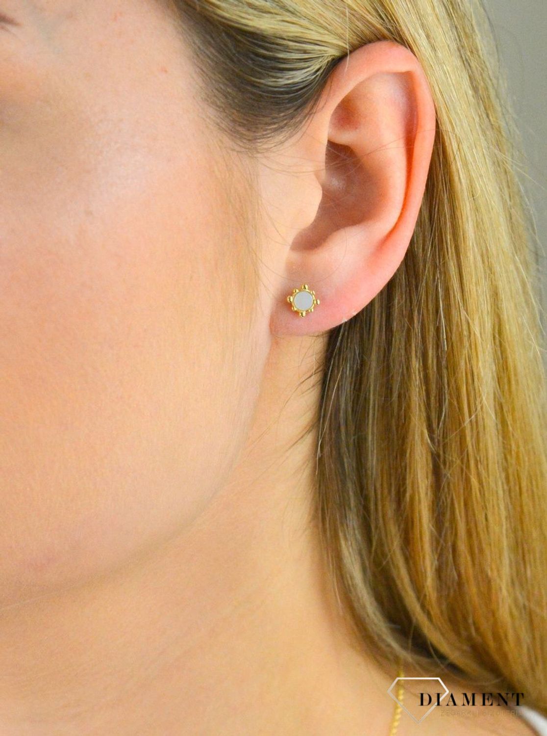 Kolczyki pozłacane Essme z masą perłową DZK427 MPB Z.  Kolczyki srebrne pozłacane. Kolczyki srebrne. Kolczyki srebrne z masą perłową. Kolczyki srebrne idealne na prezent. Kolczyk.jpg